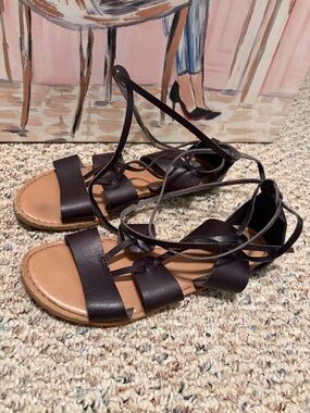 Old Navy Black Tie Sandals